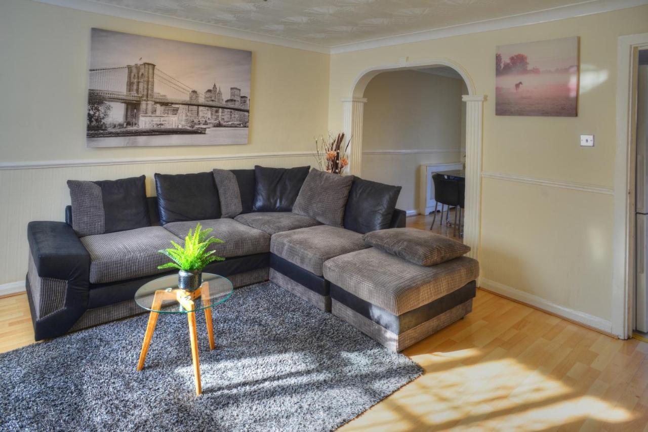 Modern & Spacious - Walk To London Excel- Parking Londres Exterior foto