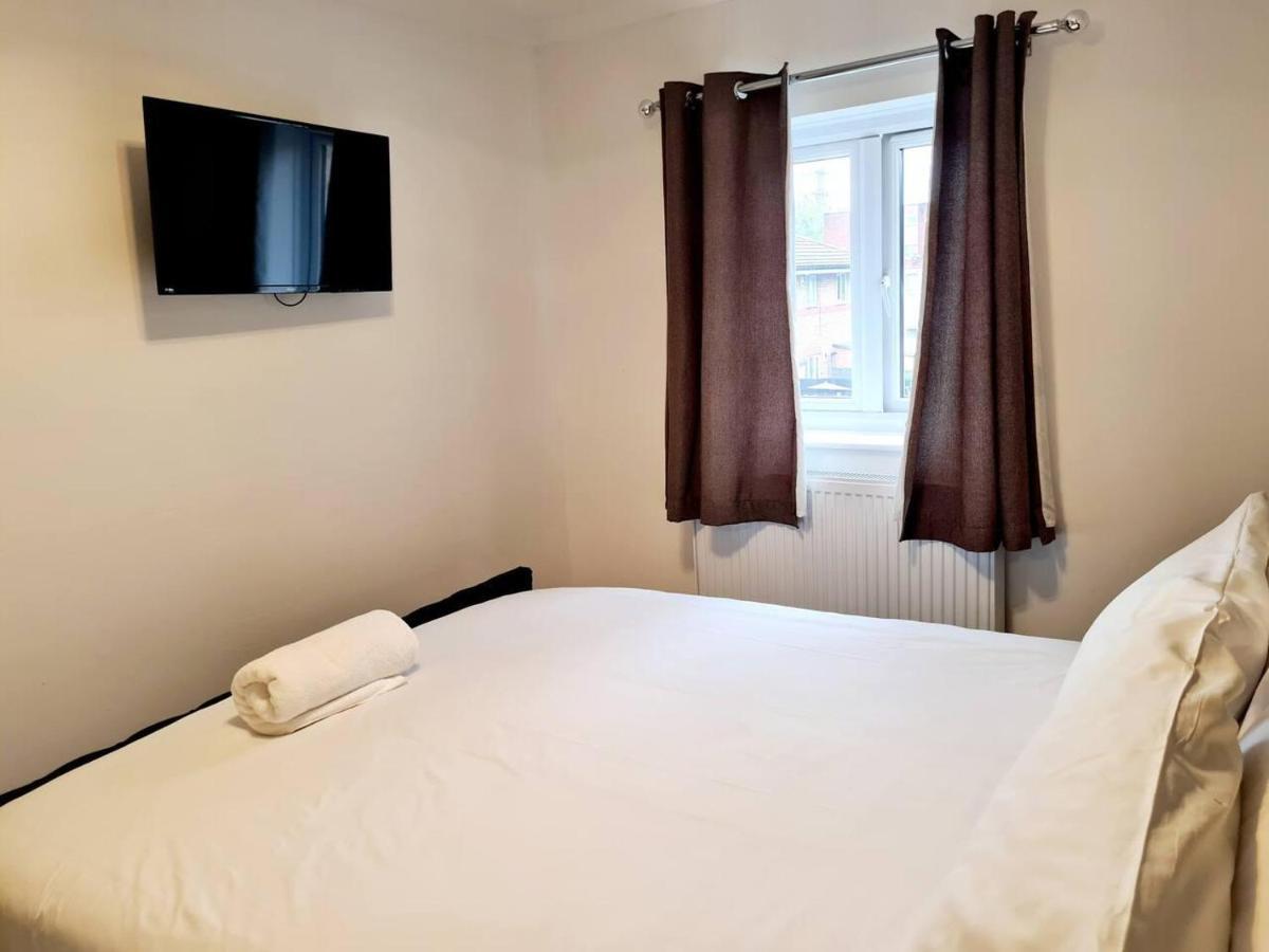 Modern & Spacious - Walk To London Excel- Parking Londres Exterior foto