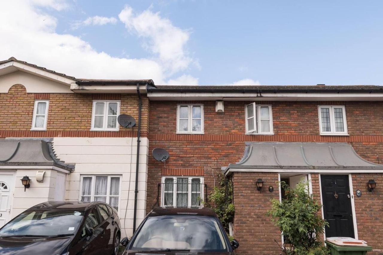 Modern & Spacious - Walk To London Excel- Parking Londres Exterior foto